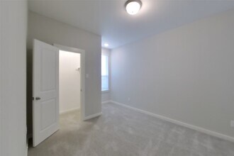 Building Photo - 23631 Gibson Frst Dr