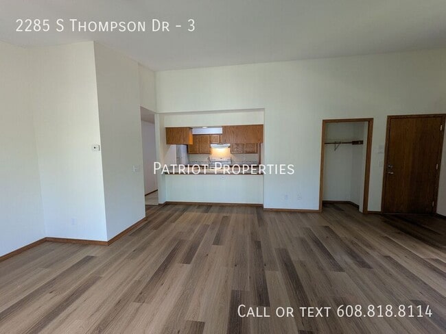Building Photo - 2285 S Thompson Dr