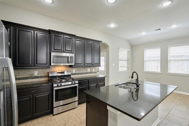 Building Photo - 6531 Hunters Creek Ln
