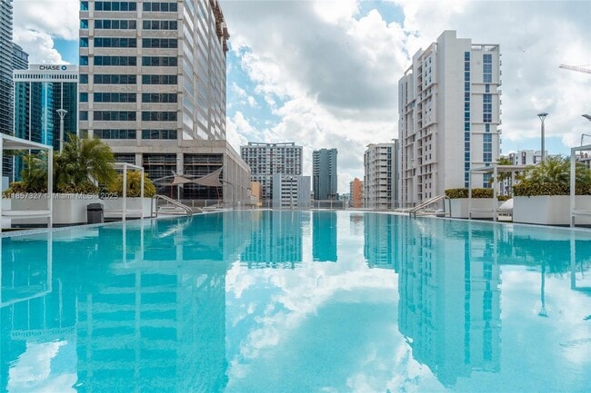 Building Photo - 690 SW 1st Ct