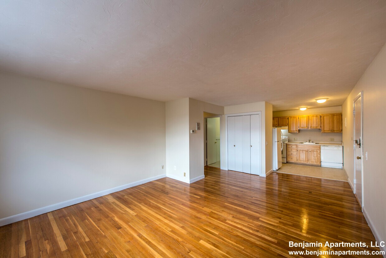 Foto principal - 82 Gardner St