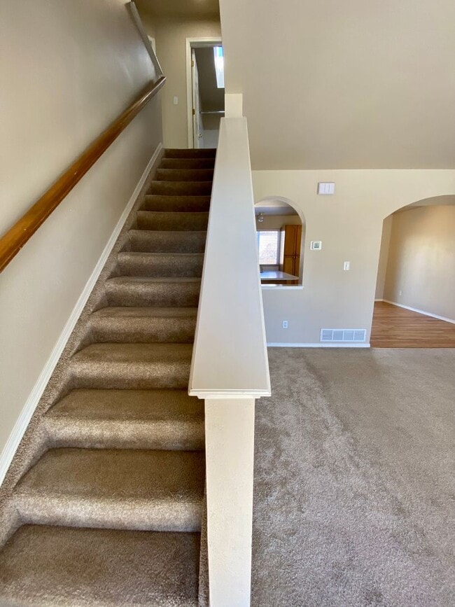 Building Photo - ***Available for immediate move in upon approval*** 3 bed, 2.5 bath close to Ft Carson