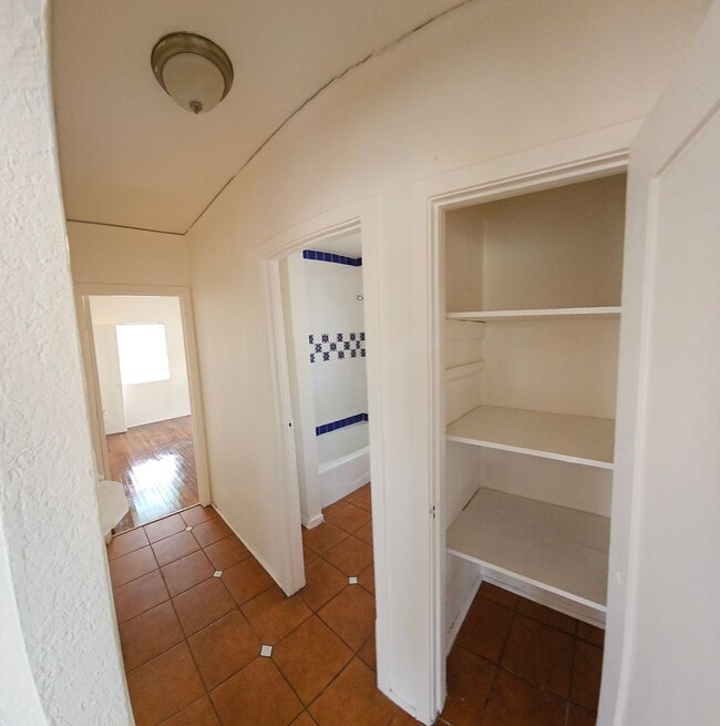 Building Photo - Vintage Spanish Style2 Bedroom in Golden Hill