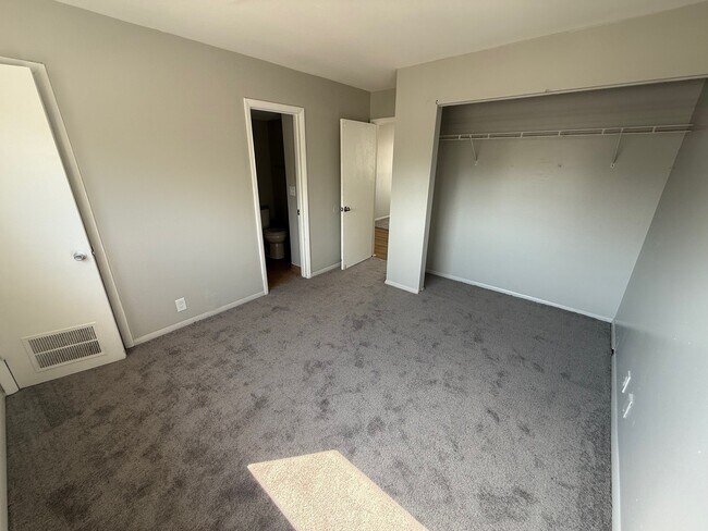 Foto del edificio - Crescent Court Apartments | One Bedroom