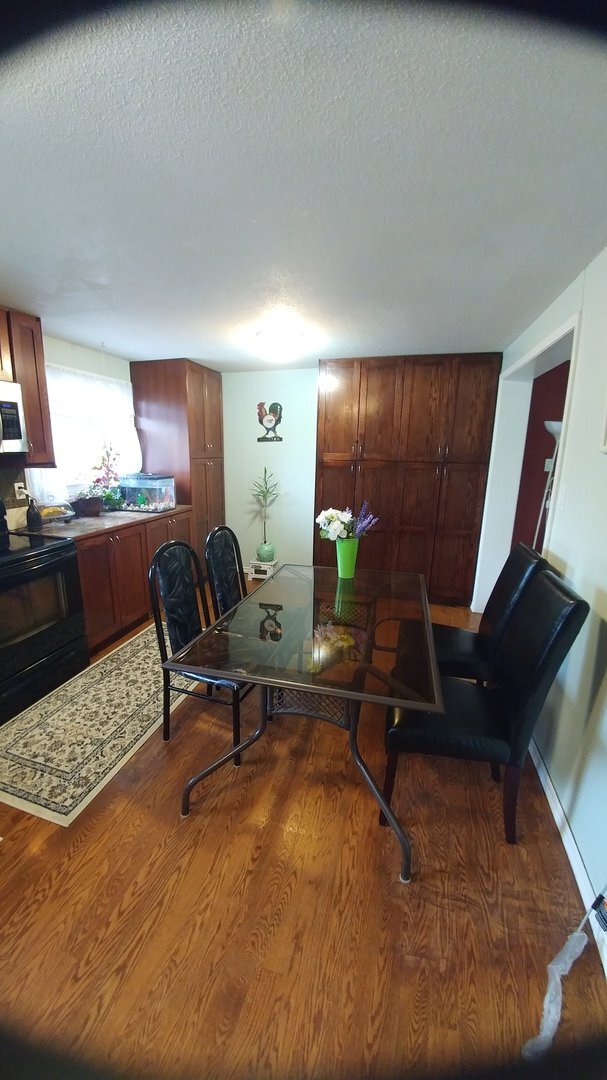 Building Photo - 2629 Southvale Cres