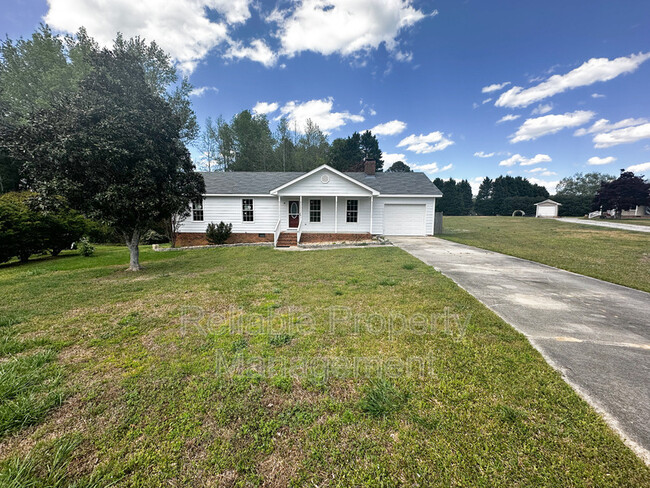 Building Photo - 9201 Woodthrush Court