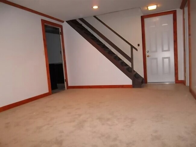 Building Photo - 2617 Bethel Crest Dr