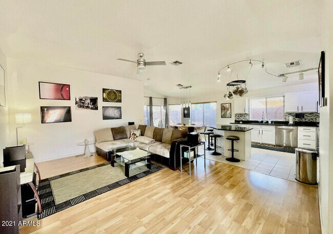 Foto del edificio - 4008 E Chambers St