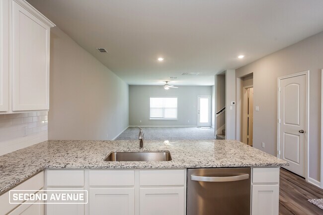 Foto del edificio - 2017 Jeanine Dr