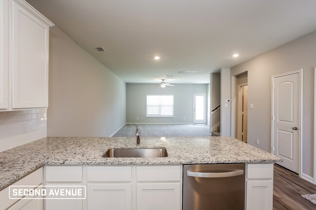Foto del edificio - 720 Springhill Dr