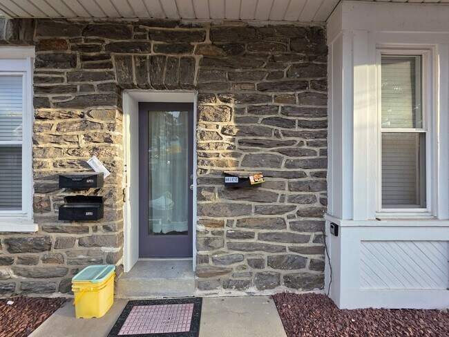 Foto del edificio - 420 W 22nd St