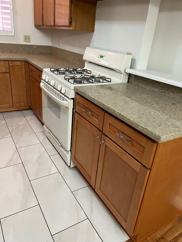 Brand New bottom kitchen cabinets - 4161 Hathaway Ave