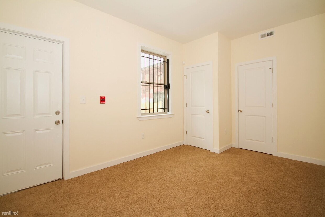 Primary Photo - 1808 W Berks St