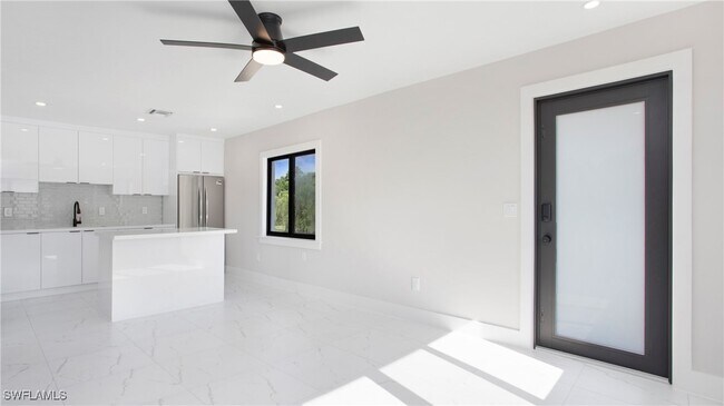 Foto del edificio - 9002 Somerset Ln