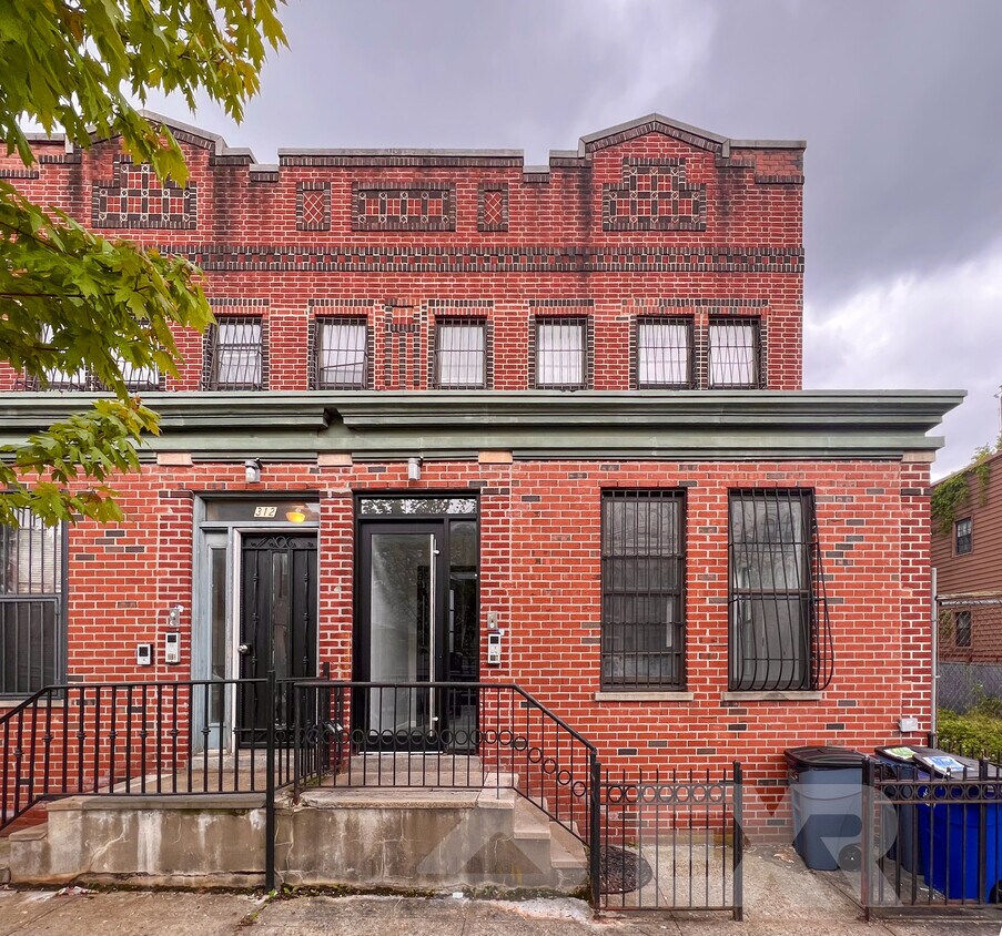 310 Sumpter St Unit 1, Brooklyn, NY 11233 Room for Rent in Brooklyn