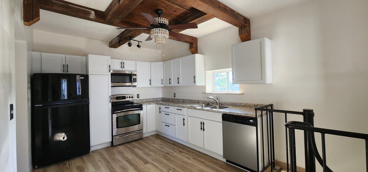 Kitchen - 2710 12th Ave SW