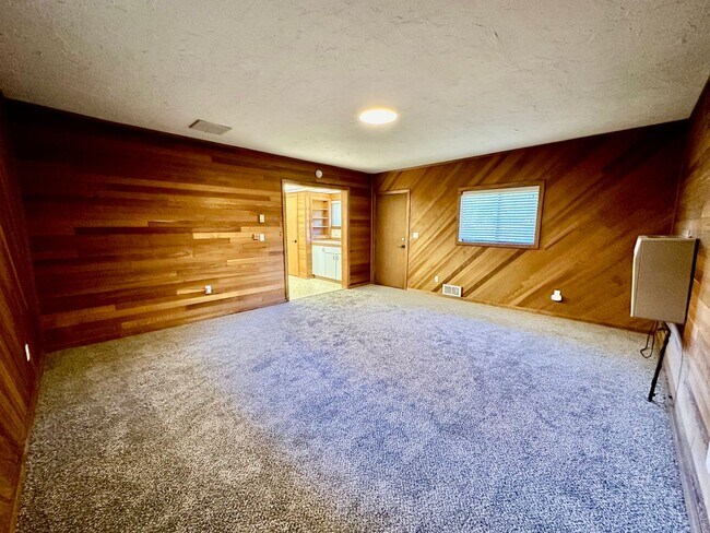Foto del edificio - 1204 N Brooklane St
