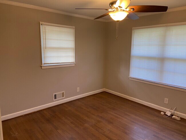 Building Photo - 408 Dora St