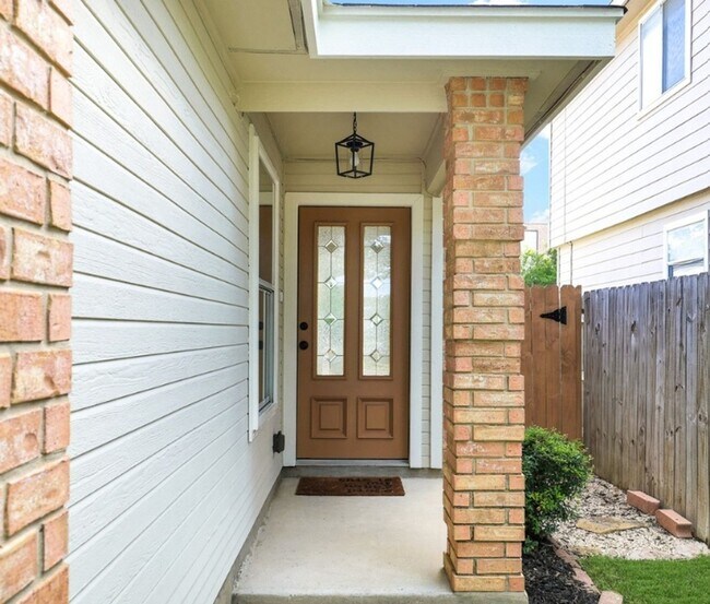 Building Photo - Charming 3BR House in San Antonio
