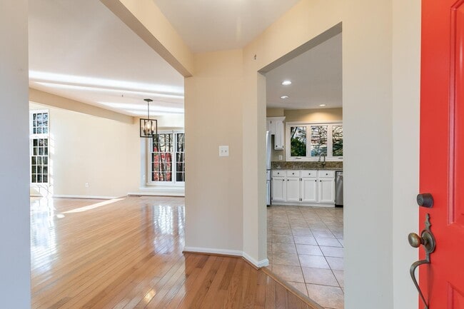 Foto del edificio - 11620 Old Brookville Ct