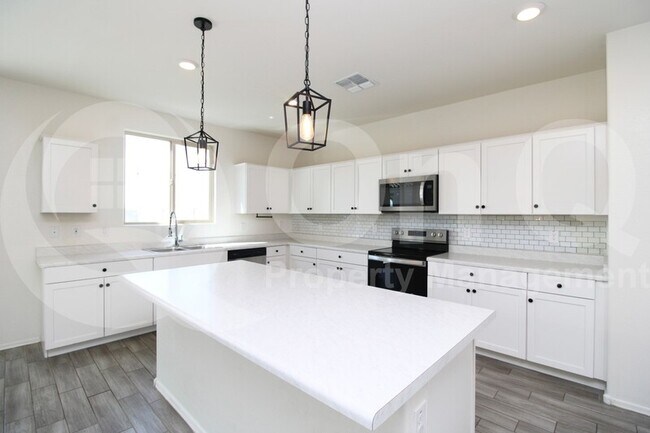 Foto del edificio - 621 E Elm Ln