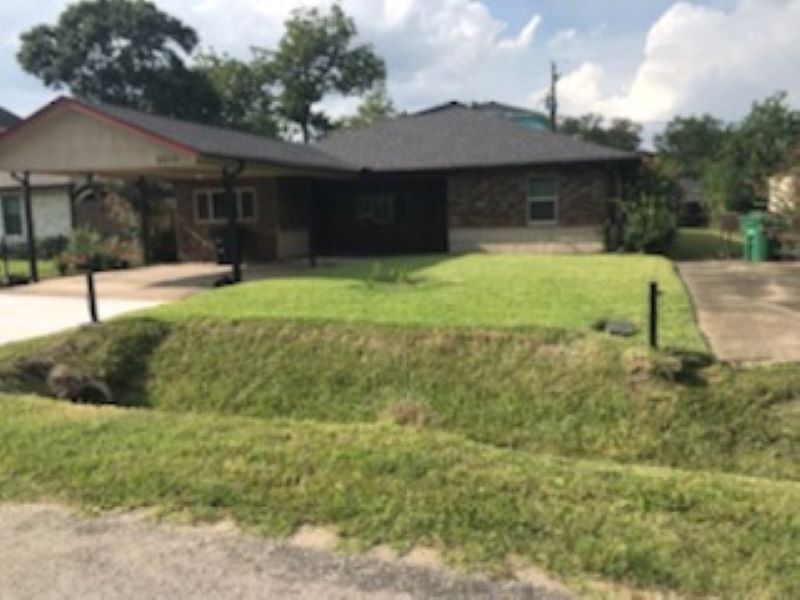 Foto principal - 9012 Topaz St