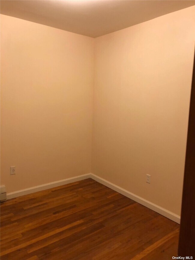 Foto del edificio - 214-34-214-35 35th Ave