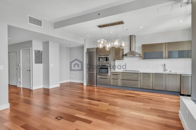 Building Photo - 737 Olive Way
