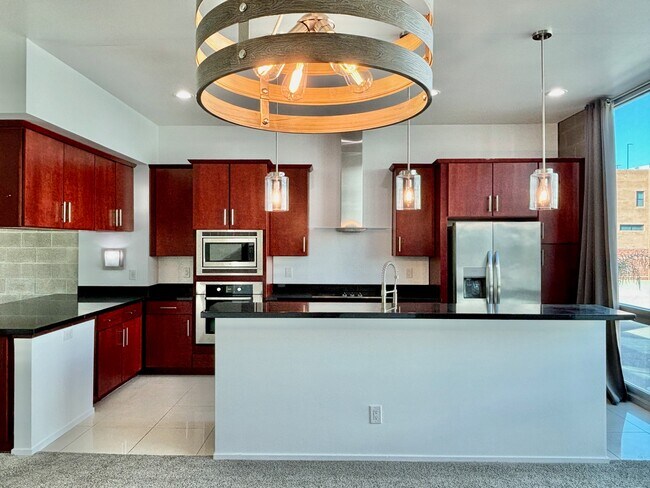Foto del edificio - 374 S Farmer Ave