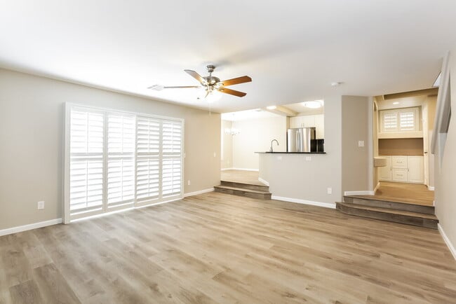 Foto del edificio - 10053 Basalt Hollow Ave
