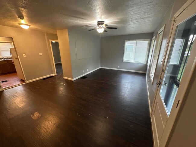 Foto del edificio - 3844 E Pleasant Run Parkway North Dr