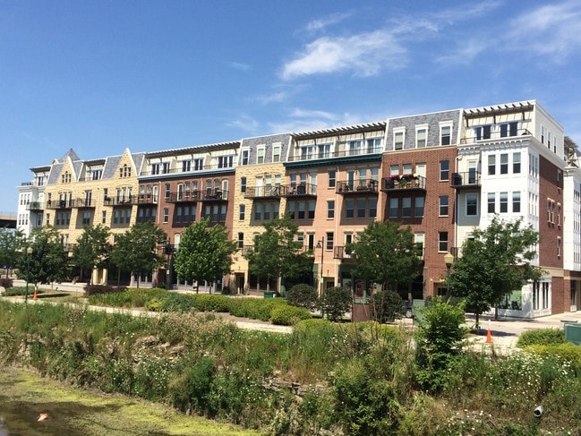 Building Photo - Front Street Lofts