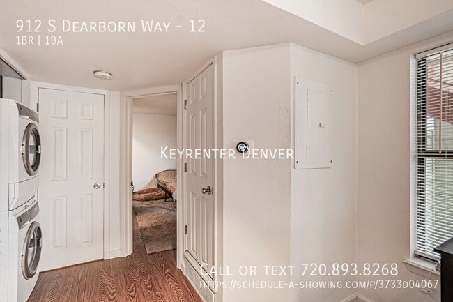 Building Photo - Charming 1 Bedroom 1 Bath Condo with W/D a...