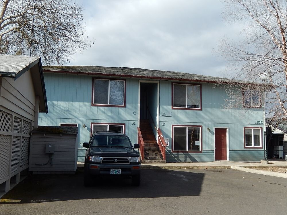 Primary Photo - Upstairs 2-bedroom unit in a 4-plex