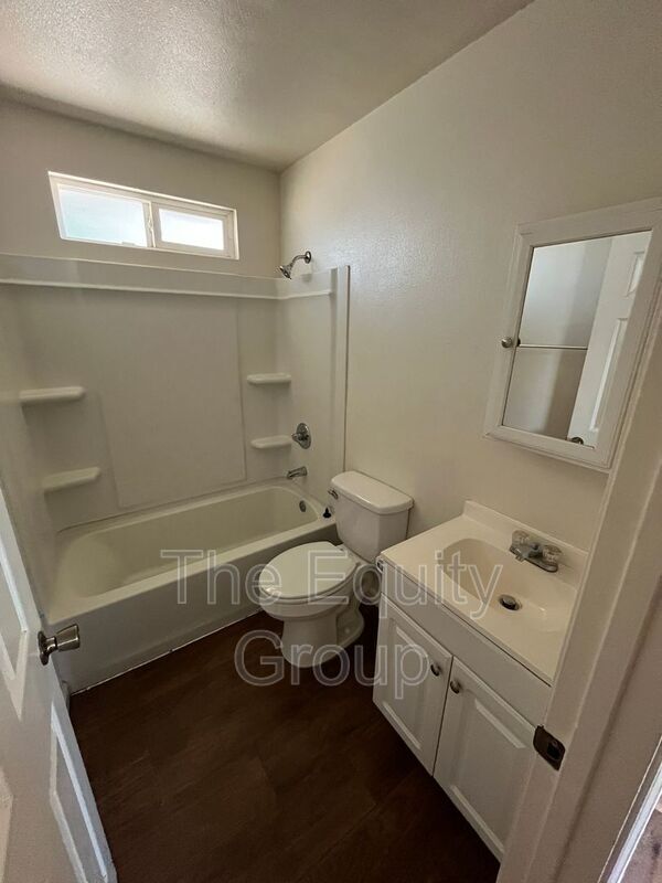 Foto del edificio - 202 S Kessing St