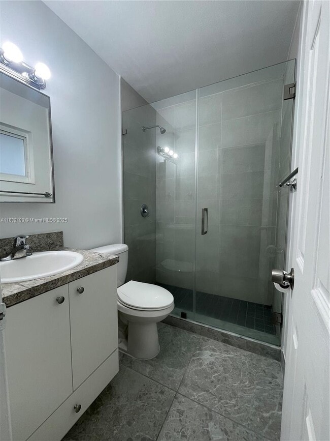 Building Photo - 1100 SW 36th Ct