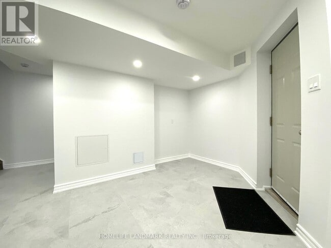 Building Photo - 5492 Haddon Hall Rd