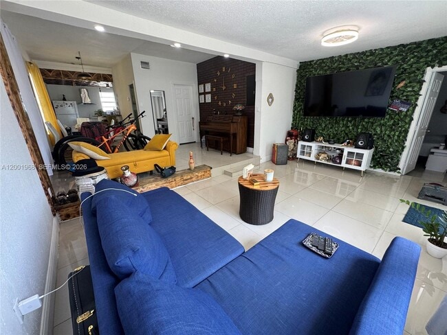 Foto del edificio - 3175 NW 27th St