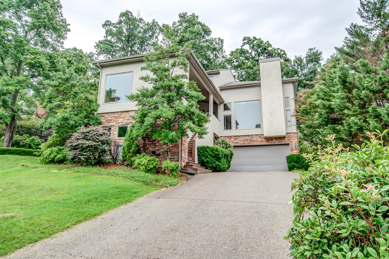 Primary Photo - 528 Harpeth Trace Dr