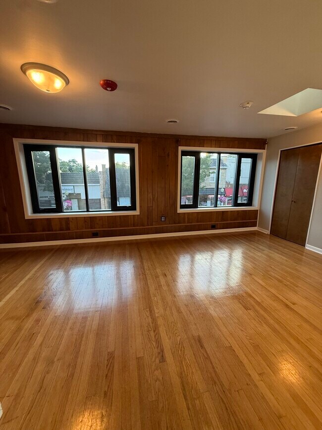Foto del edificio - 33 N Cass Ave
