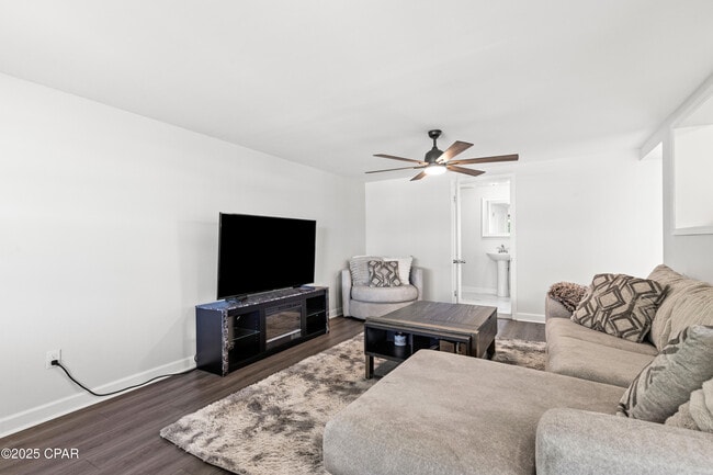 Foto del edificio - 1914 Clay Ave