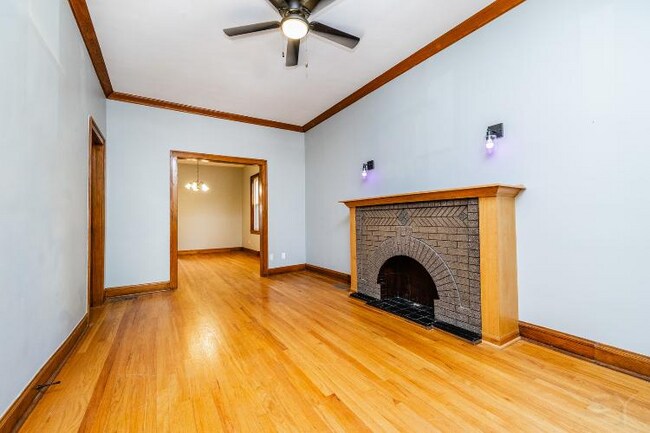 Foto del edificio - 2222 W Erie St