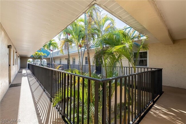Building Photo - 3905 Del Prado Blvd S