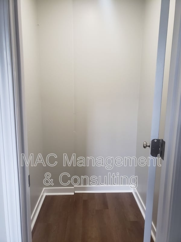 Foto del edificio - 1325 Virginia Ave