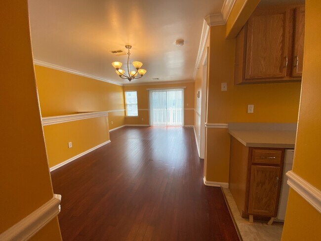 Building Photo - 6608 Seaspray Ave