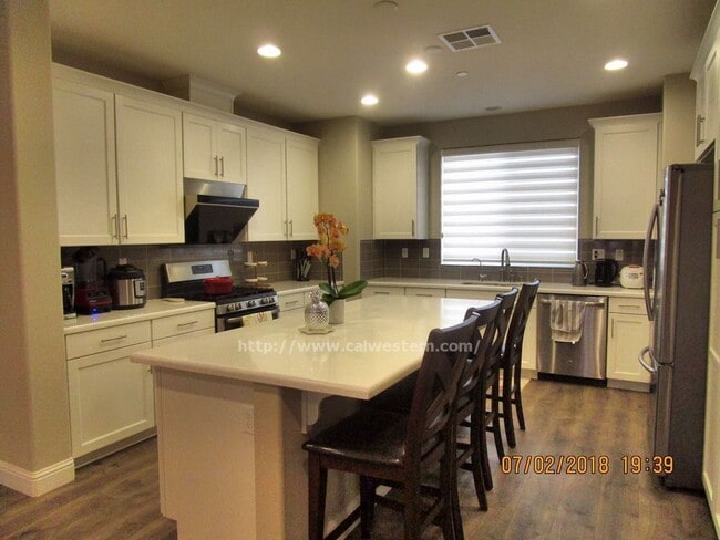 Building Photo - 415 Ellicott Loop