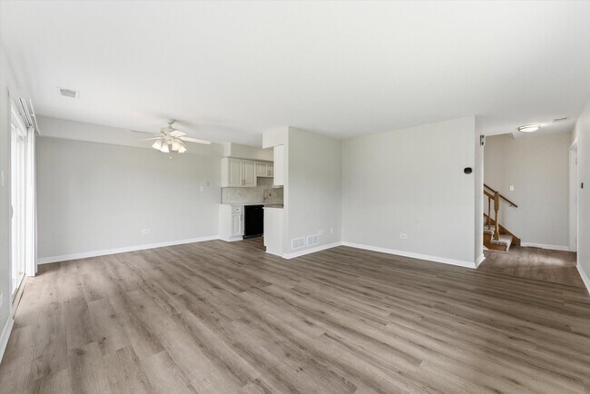 Foto del edificio - 15826 Farm Hill Dr