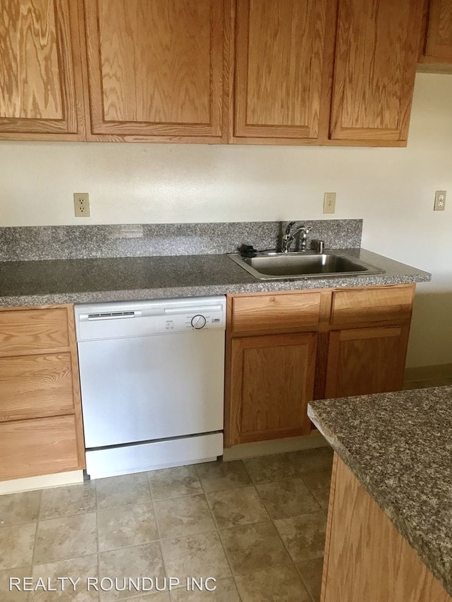 Building Photo - 8971 El Oro Plaza Dr