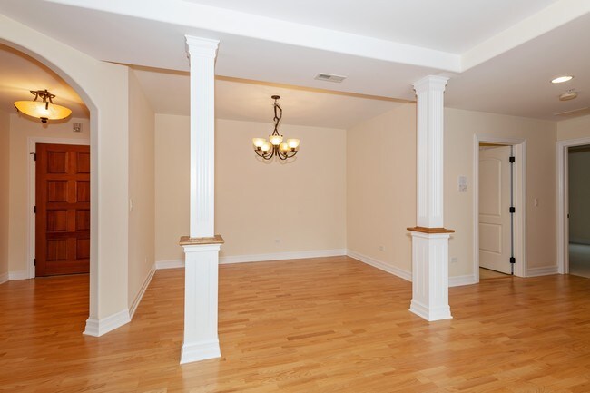 Building Photo - 36 S Cass Ave