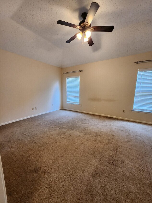 Foto principal - 10607 Horseshoe Bend Dr